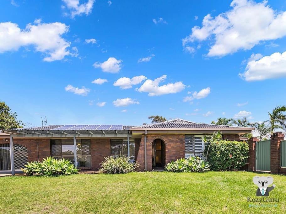 Kozyguru Mermaid Waters Charming 3 Bed Pool * Gold Coast