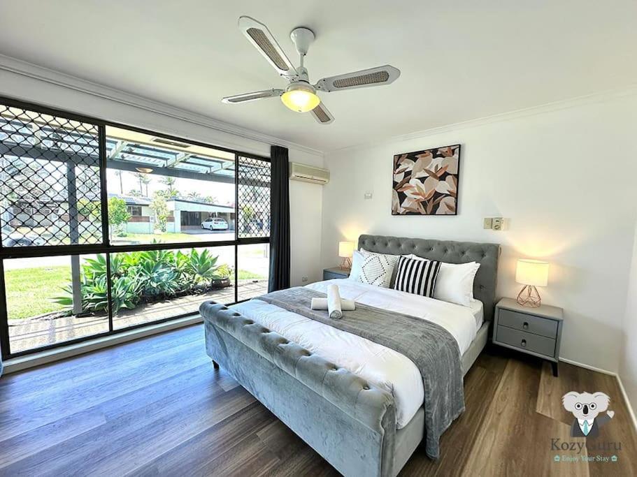 Kozyguru Mermaid Waters Charming 3 Bed Pool Gold Coast