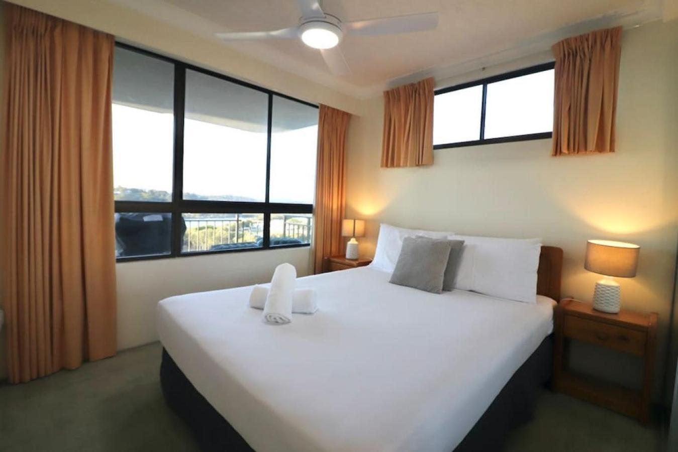 Panoramic Ocean Views Royal Palm Apartment Gold Coast