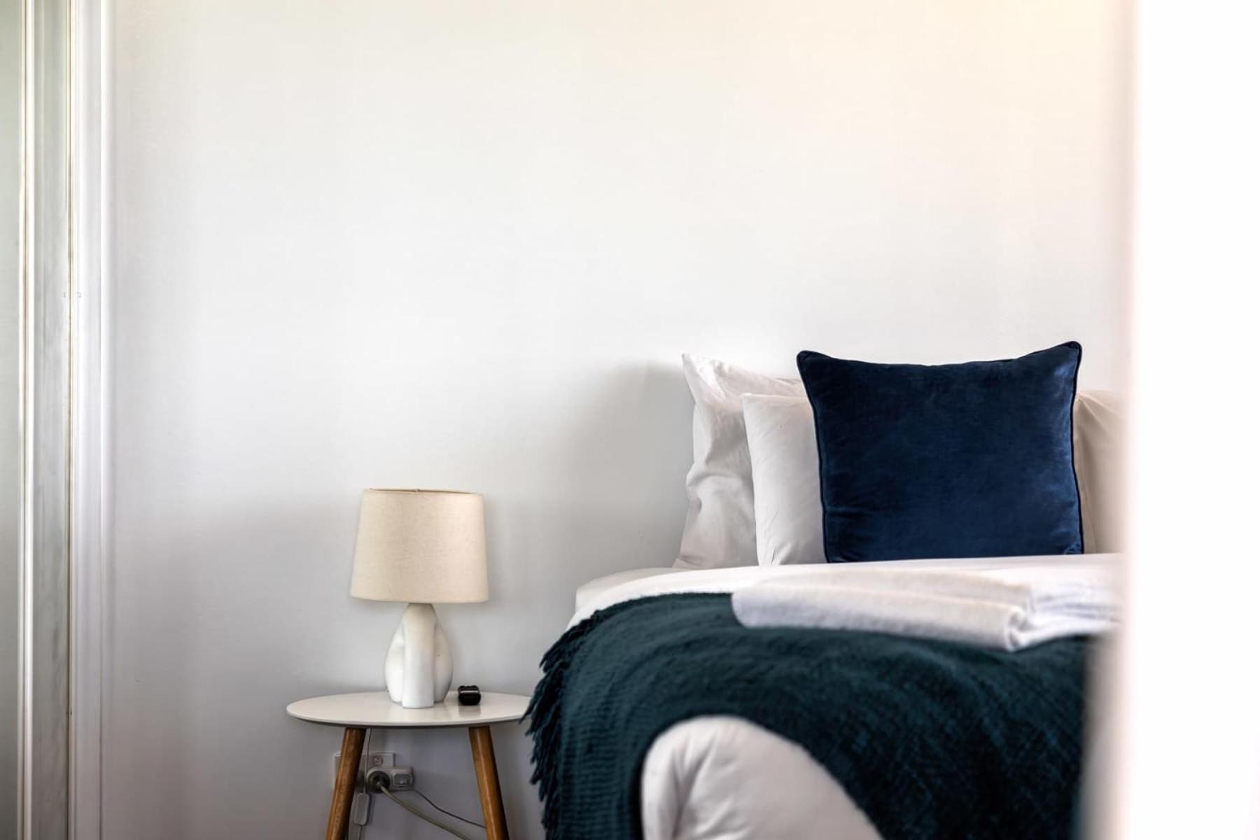 Surfers Paradise Beachfront Apartment *