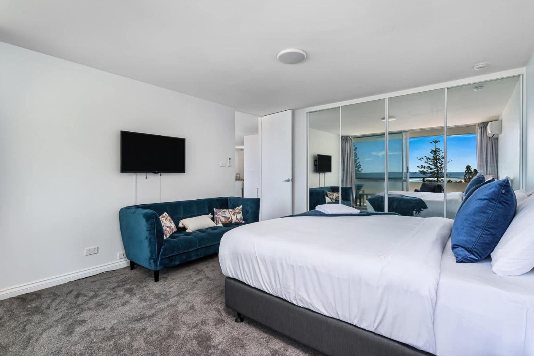 Apartment Surfers Paradise Beachfront Gold Coast