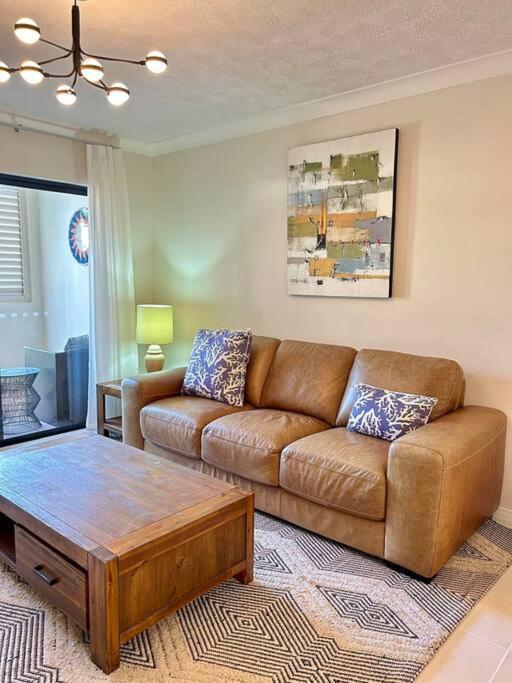 Renovated Beachside 1br Apartment *