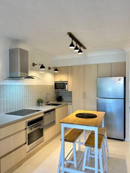 Renovated Beachside 1br