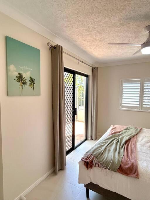 Renovated Beachside 1br