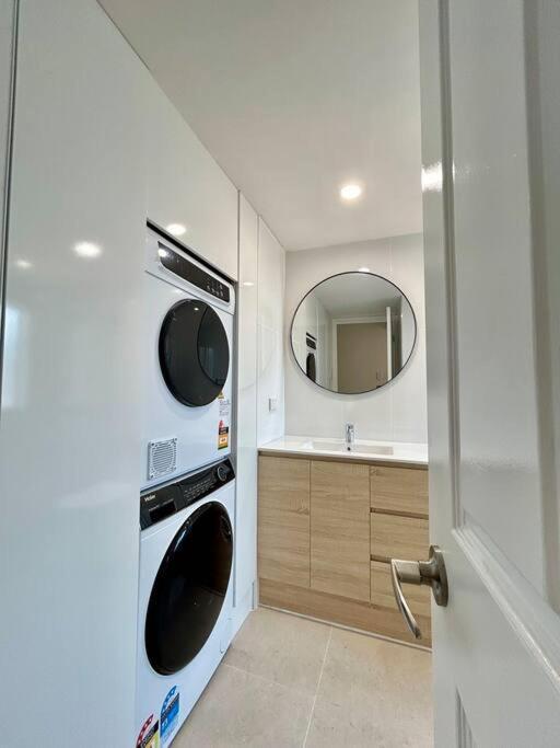 Renovated Beachside 1br