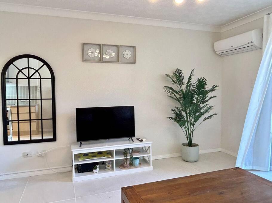 Apartment Renovated Beachside 1br