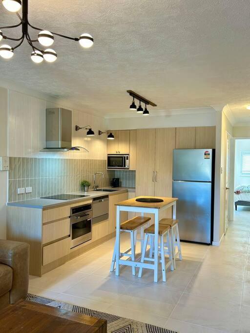 Renovated Beachside 1br Apartment *
