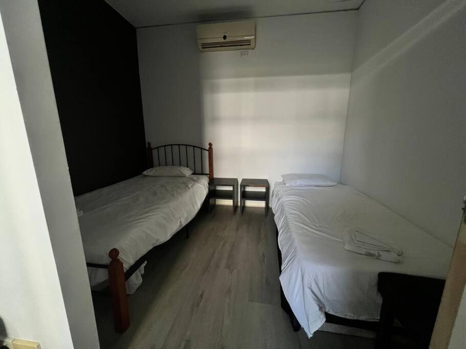 Humble Southport Cbd Apartment *