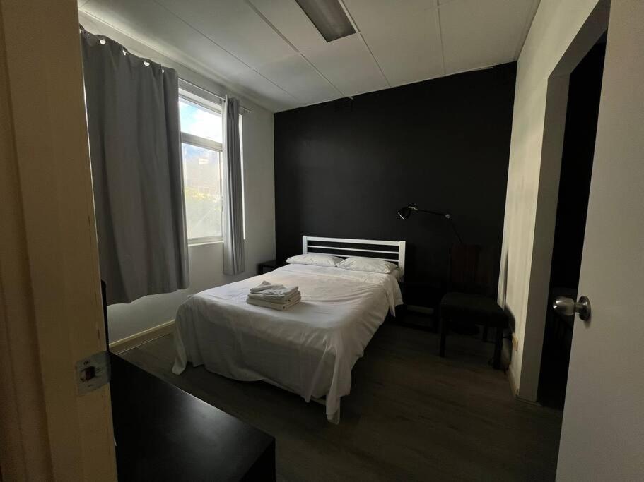 Humble Southport Cbd Apartment *