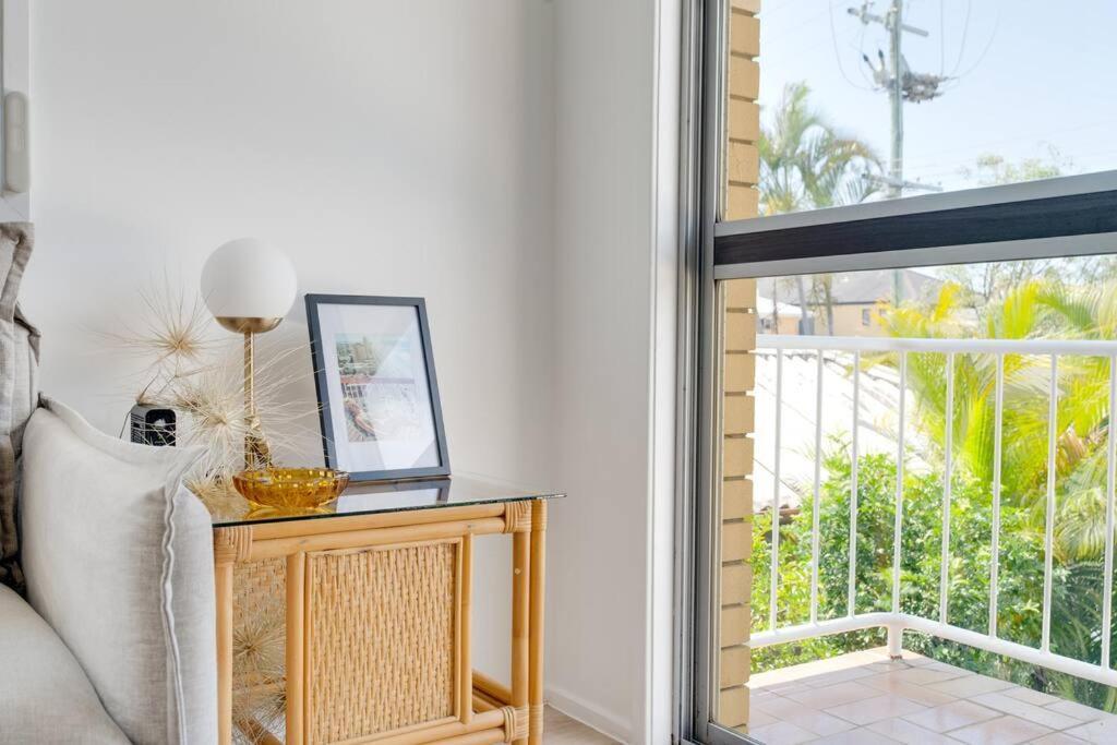 Coastal Getaway 2-br Retreat In Palm * Gold Coast