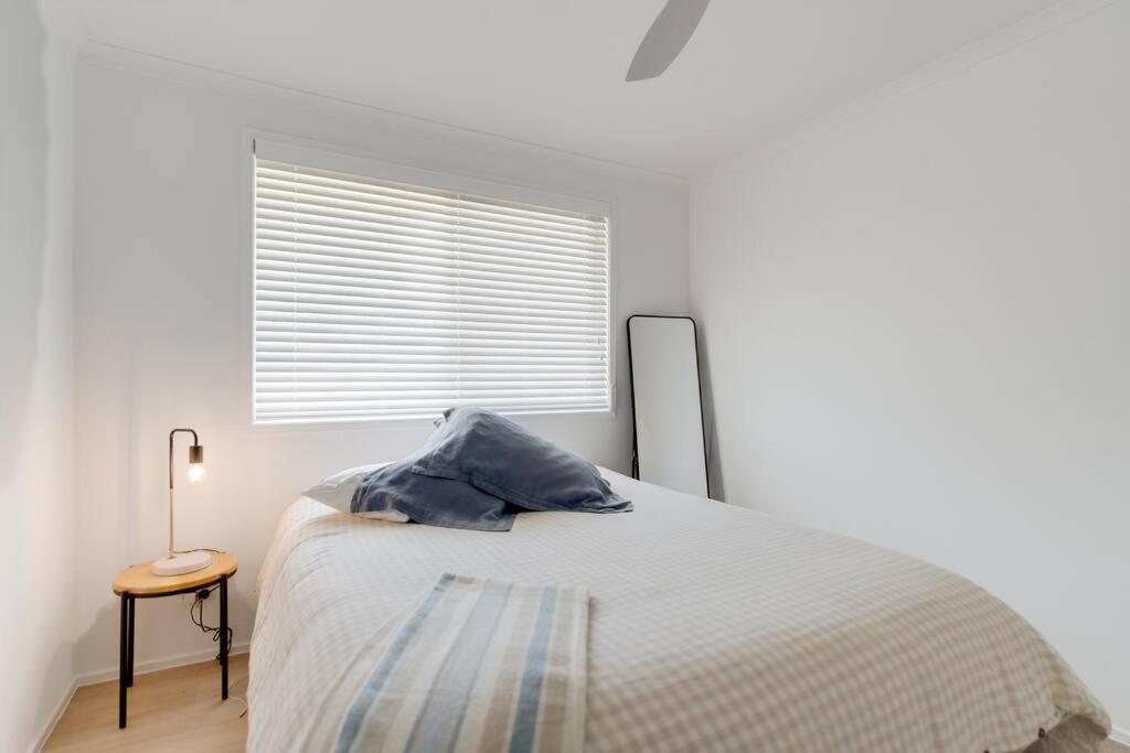 Coastal Getaway 2-br Retreat In Palm Apartment *