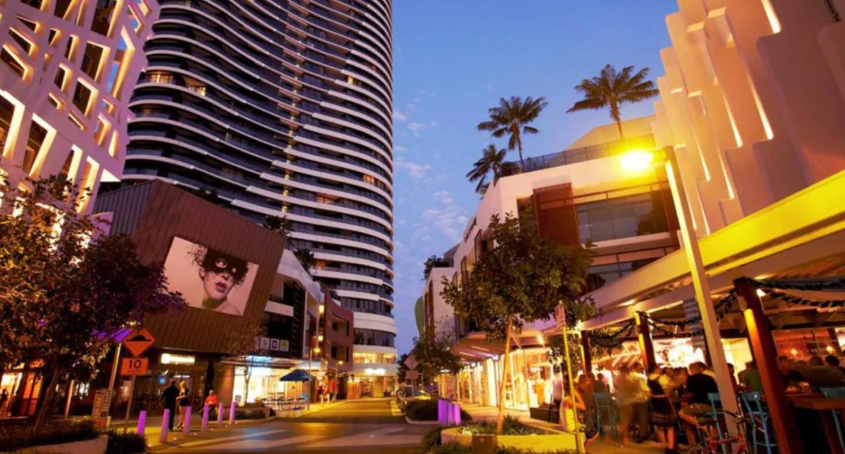 Luxury Ocean View - Oracle Tower 1 - 1bed 1study 1bath 1car Apartment