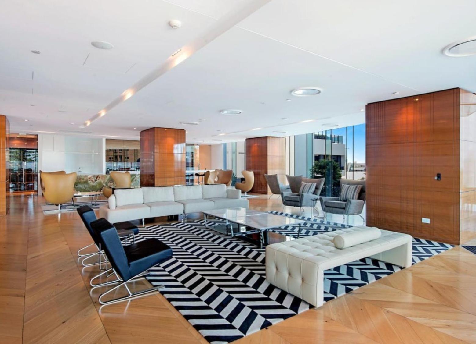 Luxury Ocean View - Oracle Tower 1 - 1bed 1study 1bath 1car *