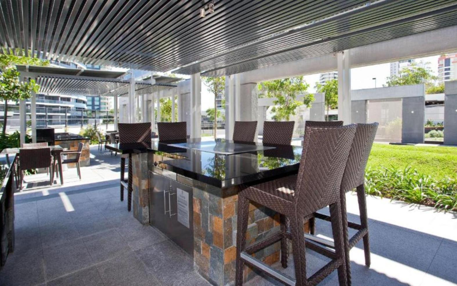 Apartment Luxury Ocean View - Oracle Tower 1 - 1bed 1study 1bath 1car Broadbeach