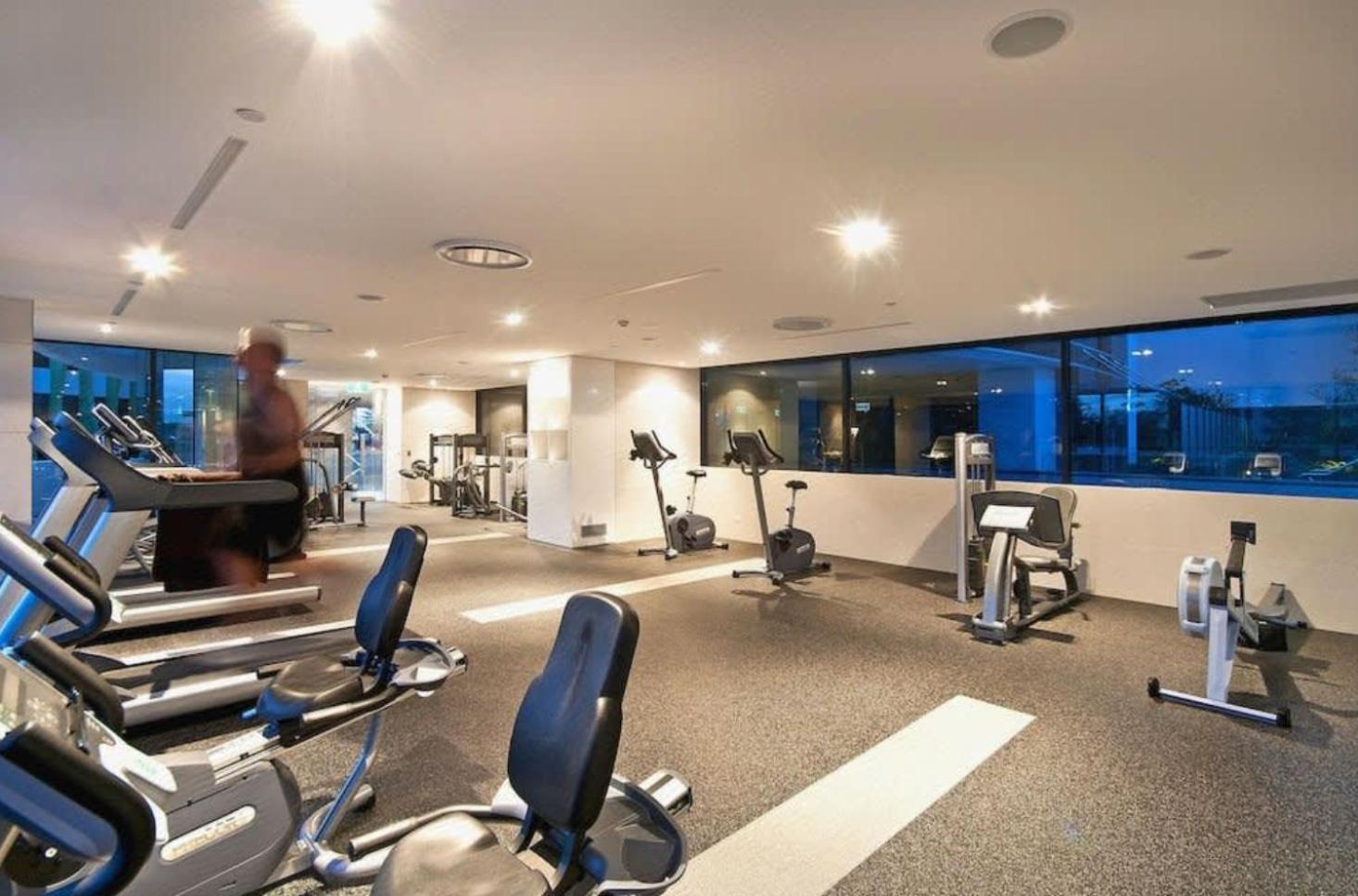 Luxury Ocean View - Oracle Tower 1 - 1bed 1study 1bath 1car Broadbeach