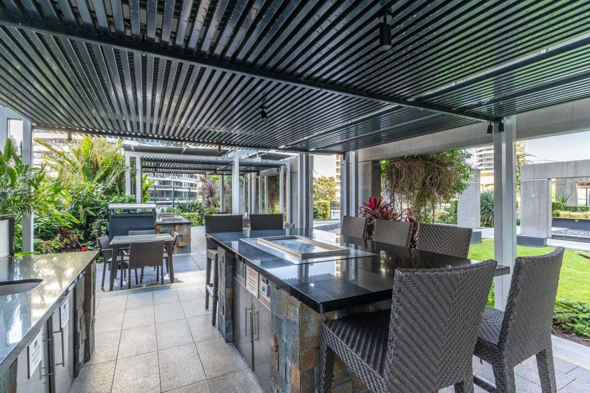 Luxury Ocean View - Oracle Tower 1 - 1bed 1study 1bath 1car * Broadbeach