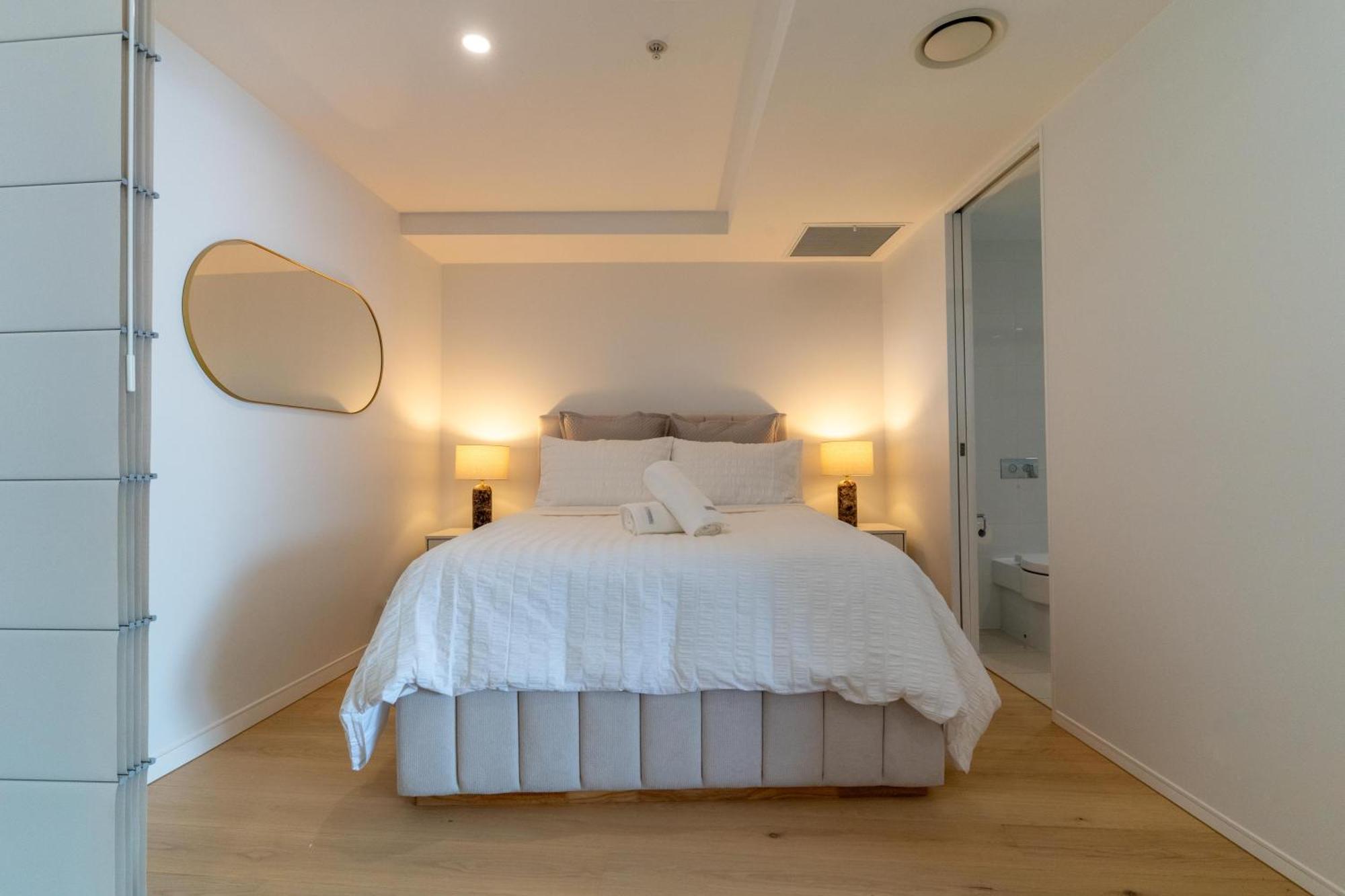 Luxury Ocean View - Oracle Tower 1 - 1bed 1study 1bath 1car * Broadbeach