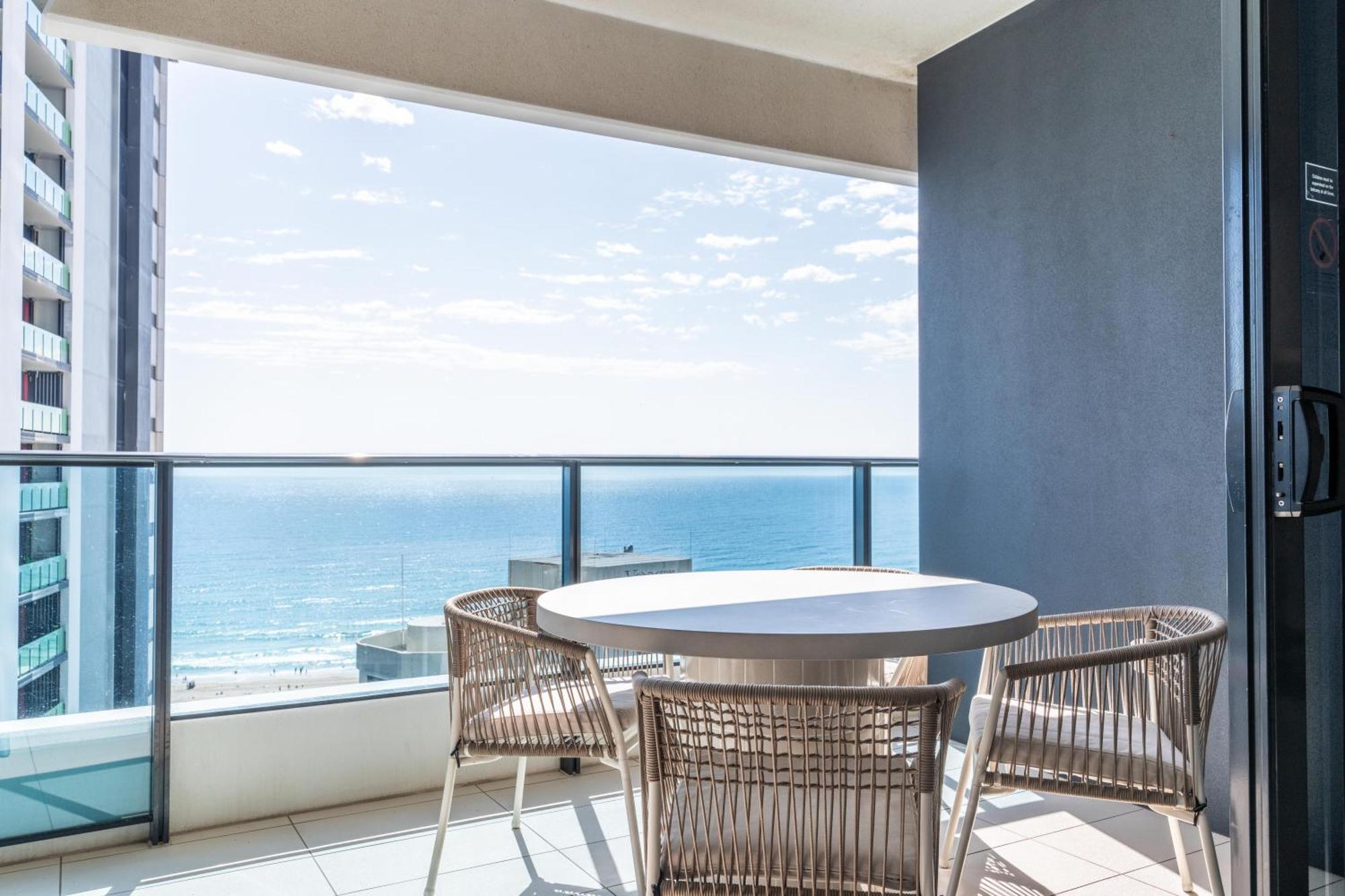 Apartment Luxury Ocean View - Oracle Tower 1 - 1bed 1study 1bath 1car *