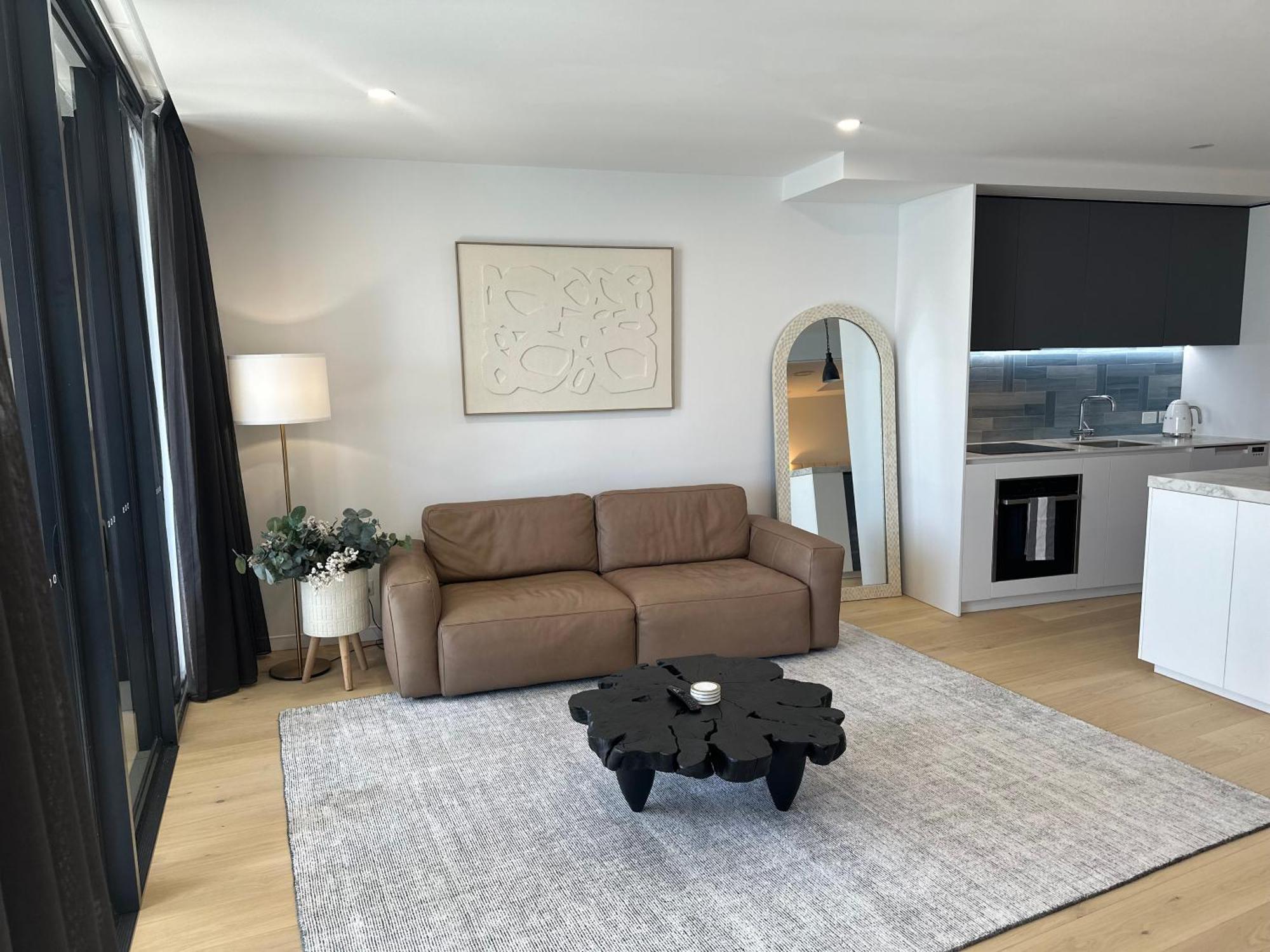 Luxury Ocean View - Oracle Tower 1 - 1bed 1study 1bath 1car Apartment