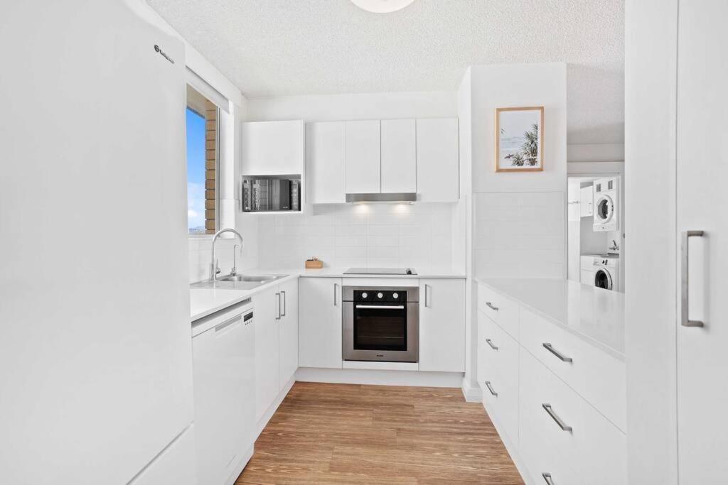 Escape On The Esplanade Apartment Gold Coast