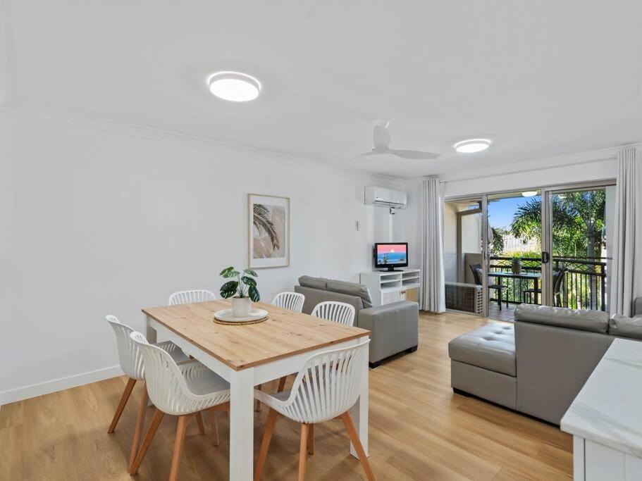 Chic 2br Oasis Turtle Apartment Gold Coast