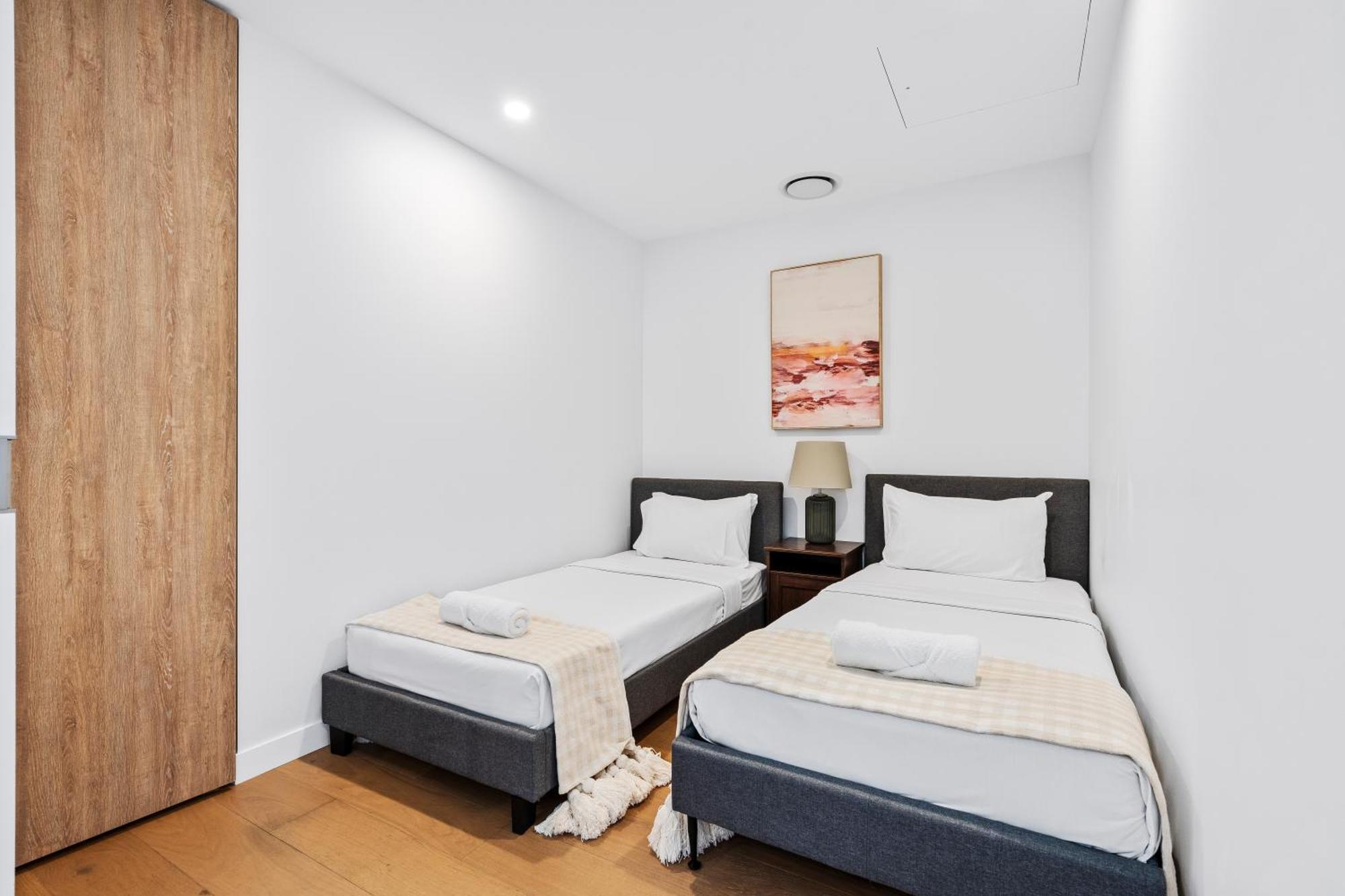 2 Bedroom 1 Bathroom Private At Casino - Paid Parking Only