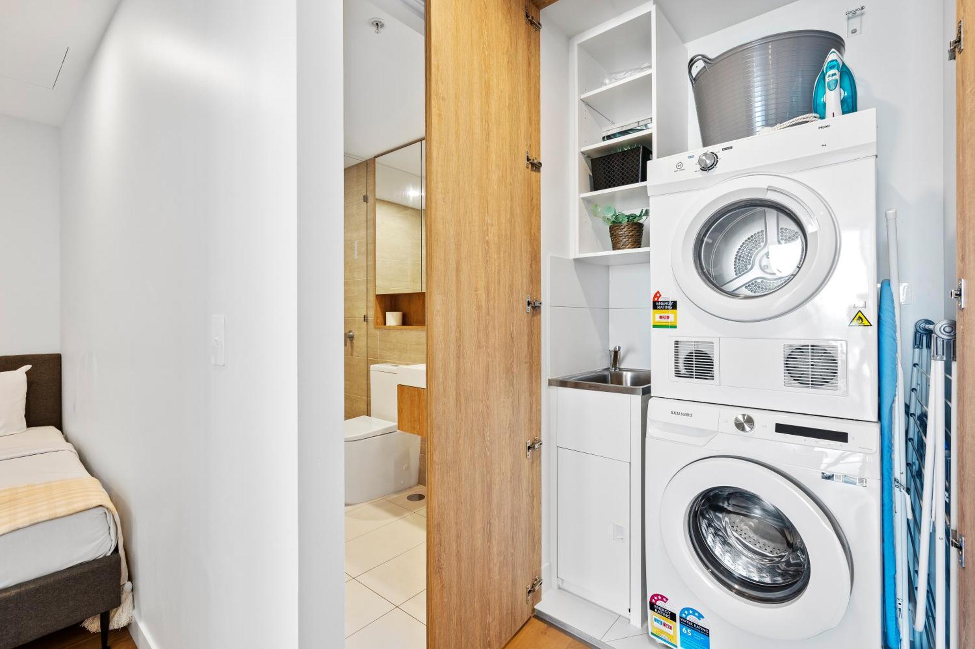 2 Bedroom 1 Bathroom Private At Casino - Paid Parking Only Gold Coast