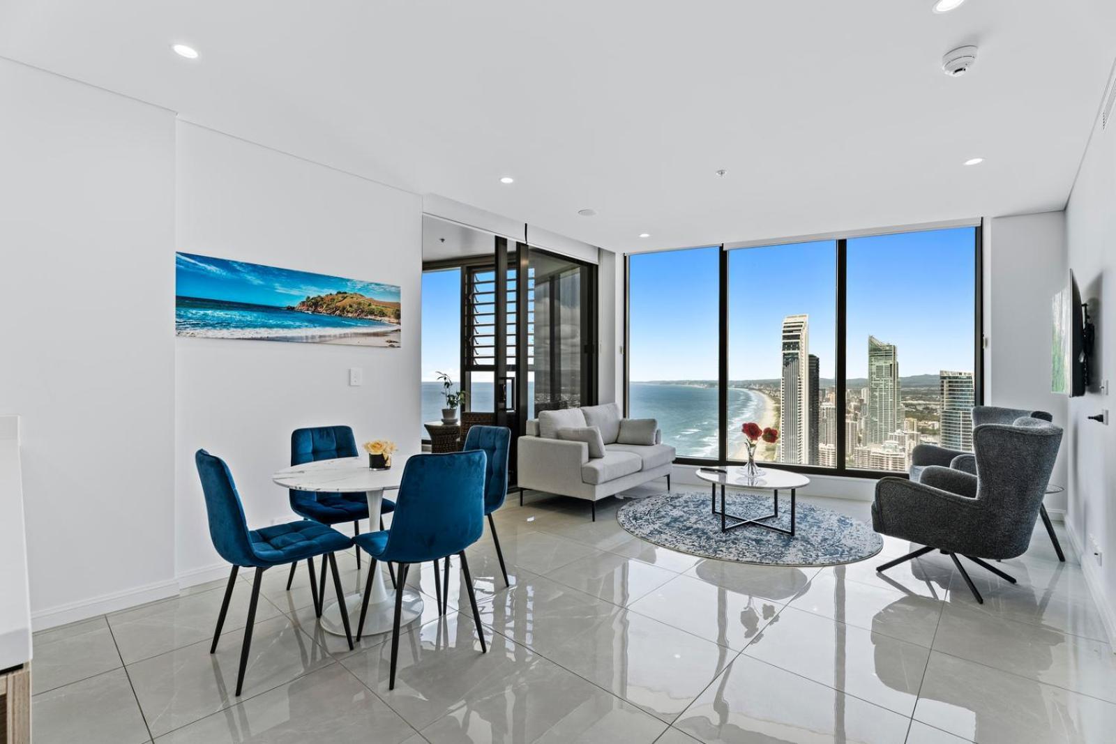 Stunning Ocean View 2 Bedroom Surfers Paradise Apartment