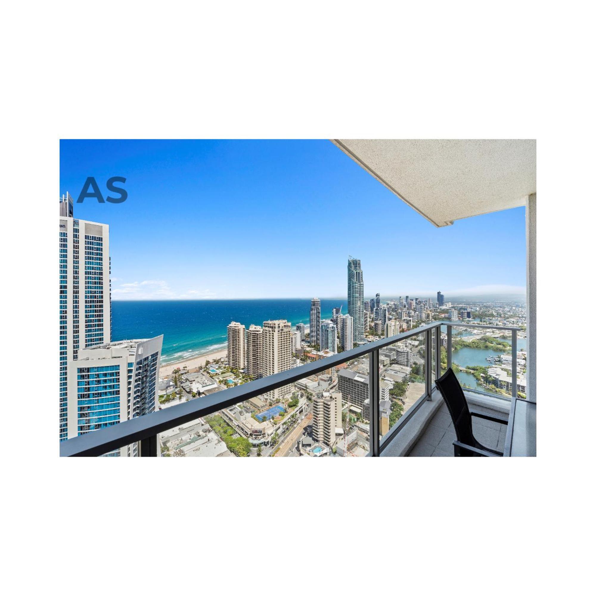 Circle On Cavill - Private - Gold Coast