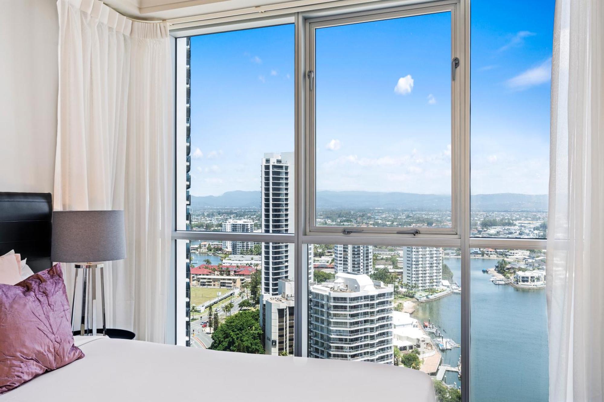 Chevron Renaissance - Self Contained & Privately Managed *