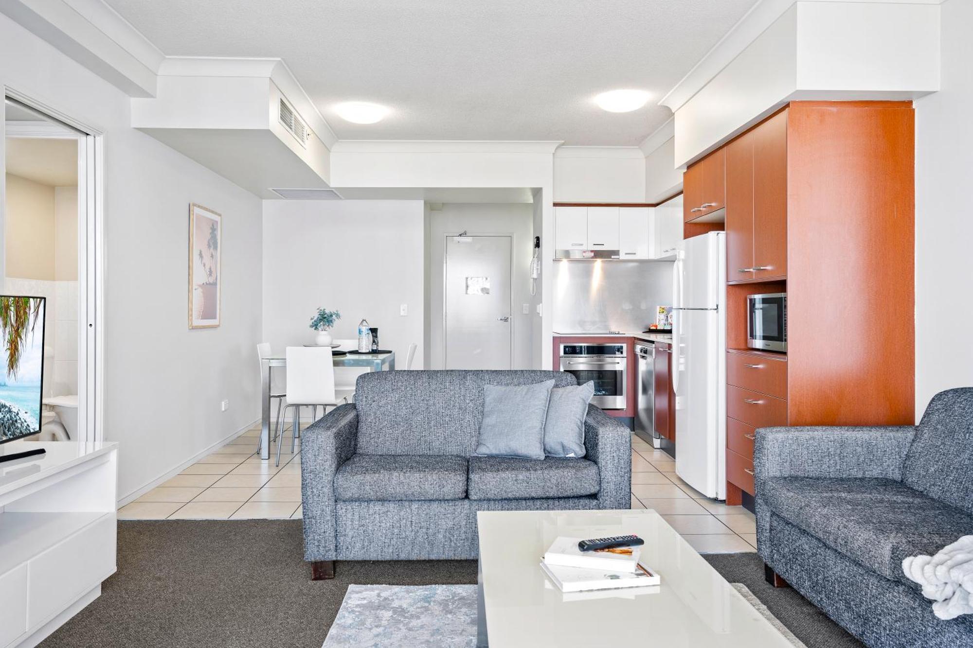 Apartment Chevron Renaissance - Self Contained & Privately Managed *