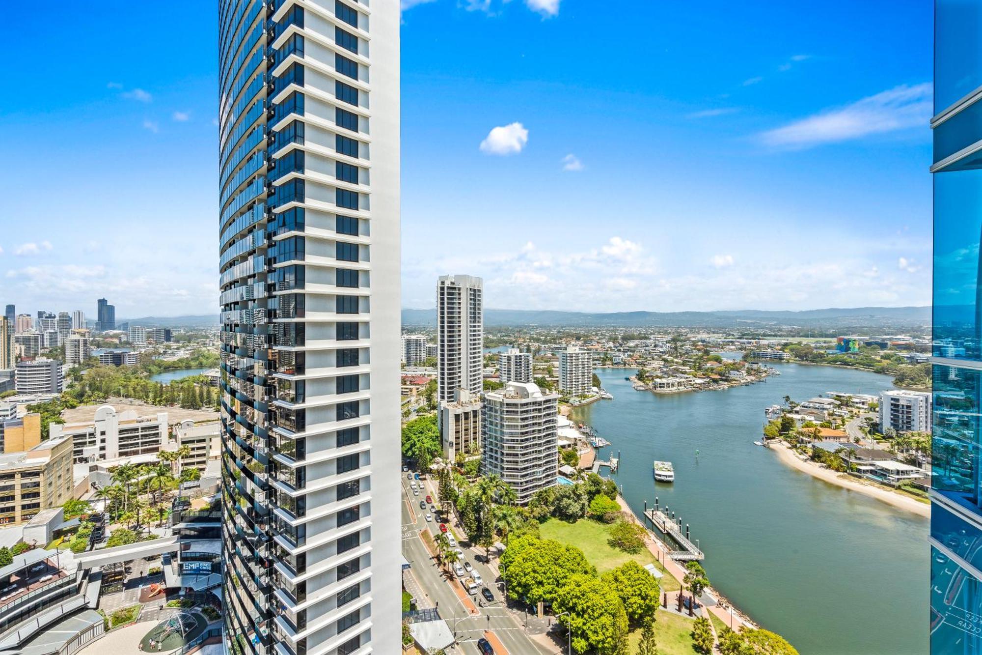 Apartment Self Contained At Chevron Renaissance - Privately Managed - Wow Gold Coast