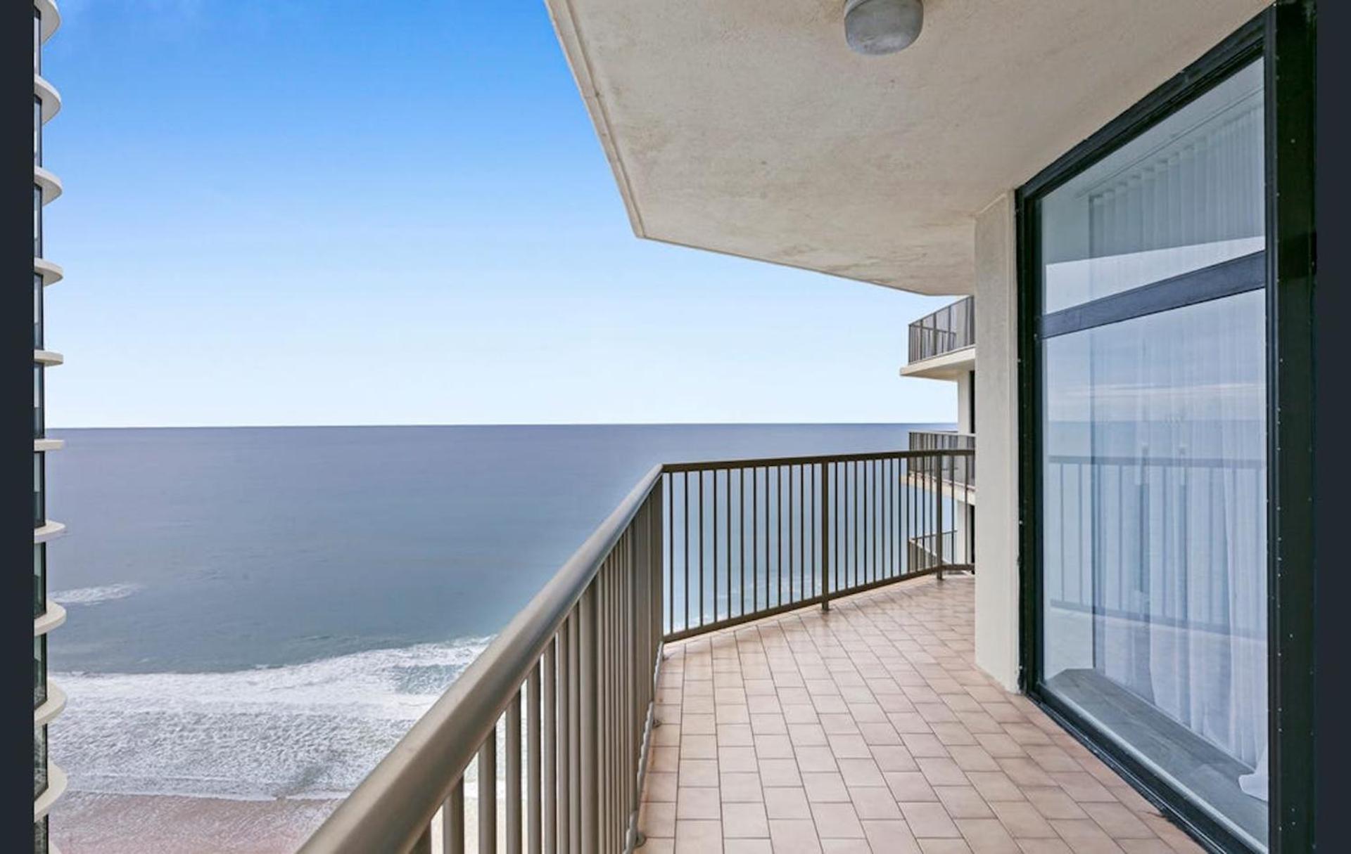 Beachfront Bliss 2br 2bath Ocean Views - Surfers * Gold Coast