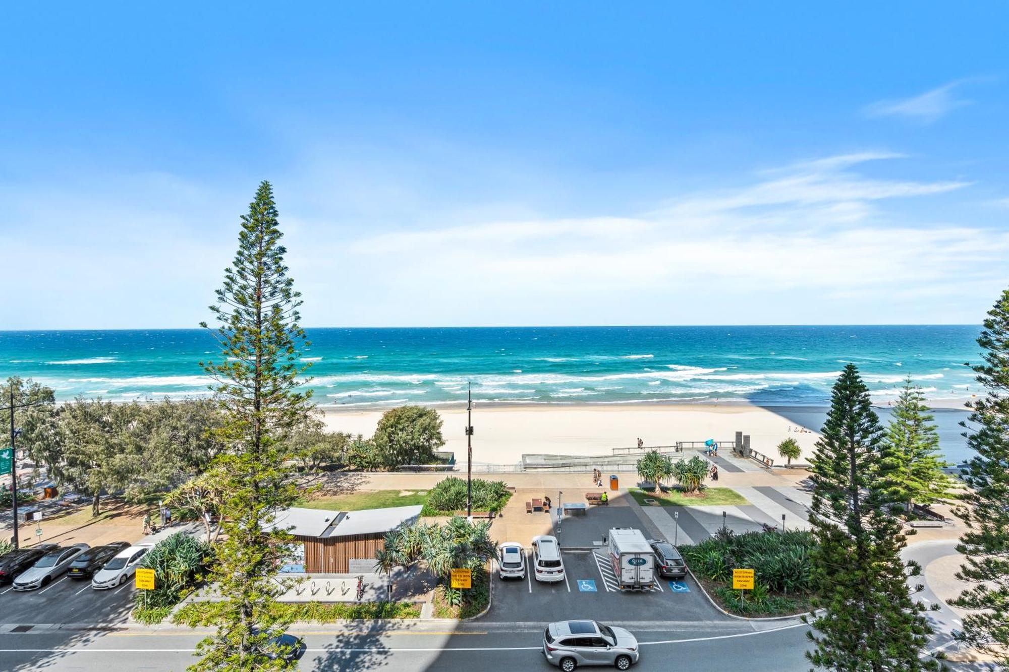 Stunning Ocean Views In 2 Bedroom Unit At Zenith - Q Apartment Gold Coast