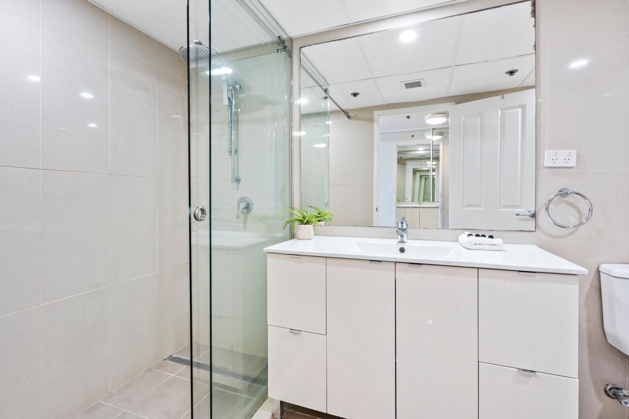 Apartment Stunning Ocean Views In 2 Bedroom Unit At Zenith - Q *