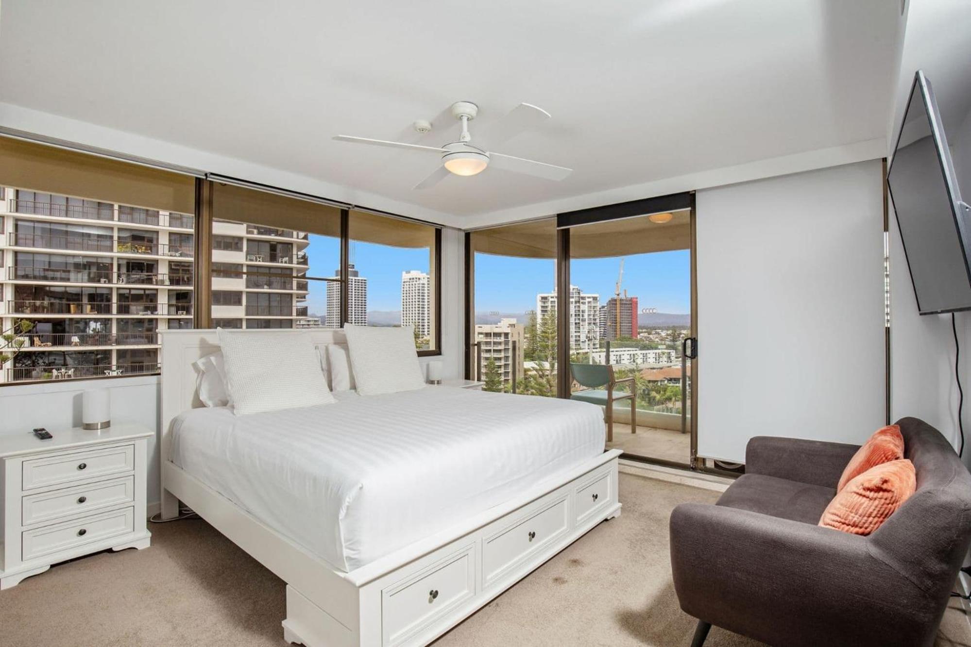 Dorchester On The Gold Coast