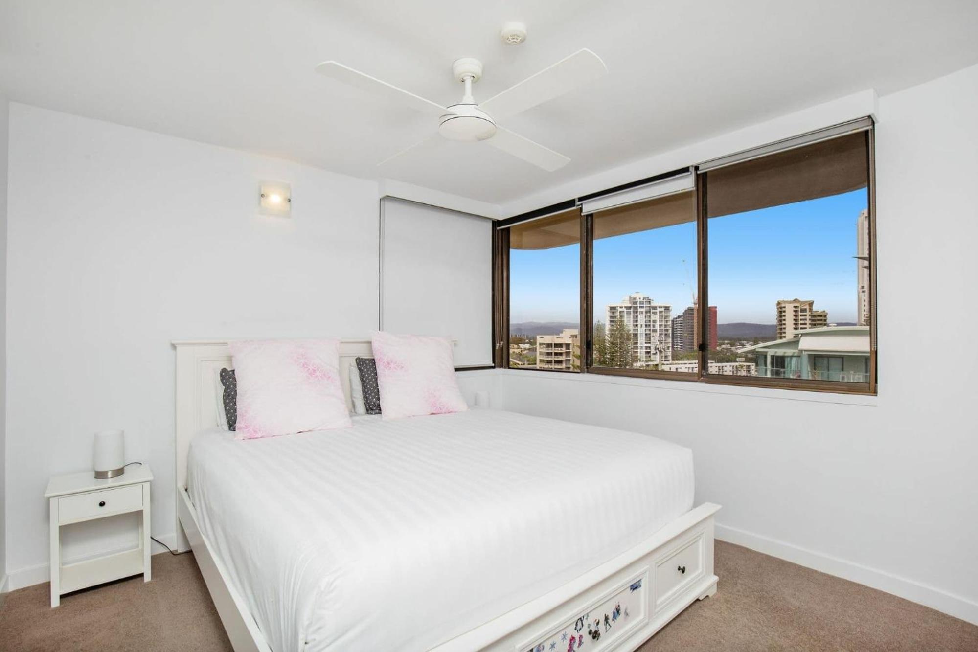 Dorchester On The 4* Gold Coast