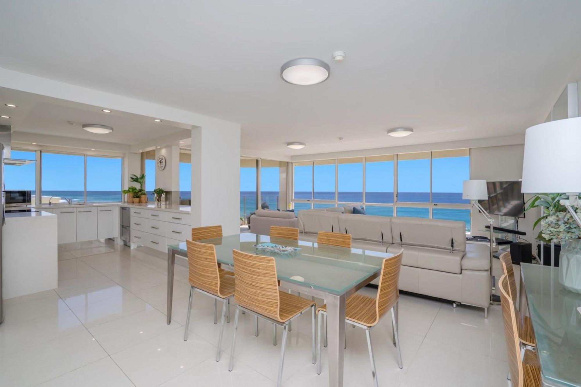 Dorchester On The 4* Gold Coast