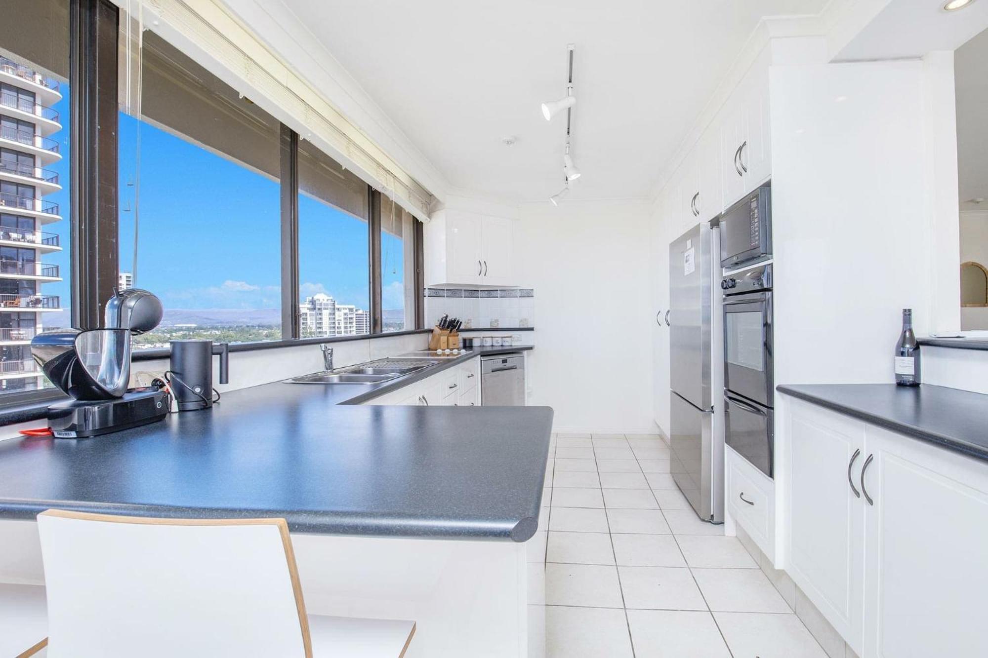 Dorchester On The 4* Gold Coast