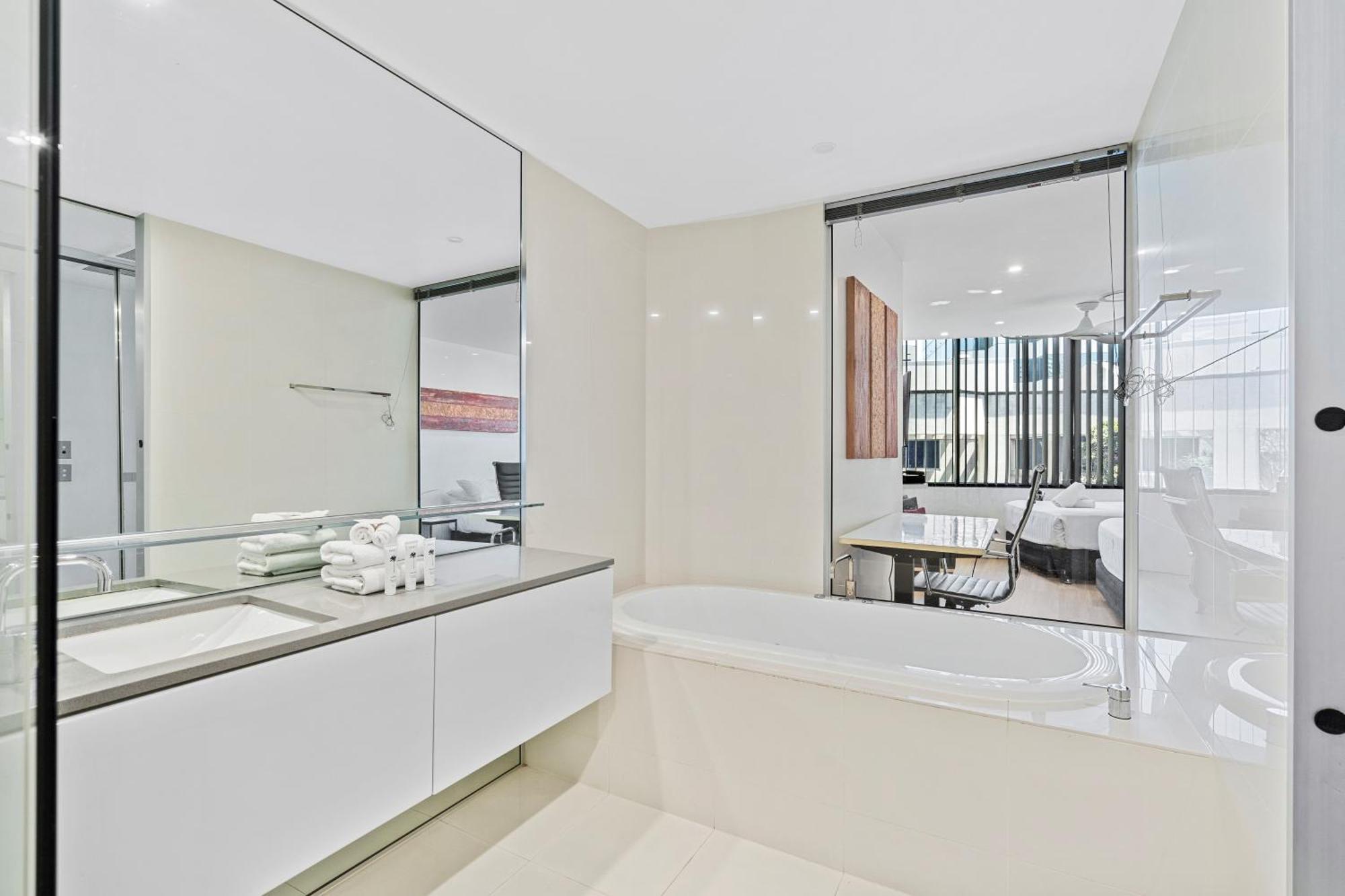 Circle On Cavill - Private - Apartment Gold Coast