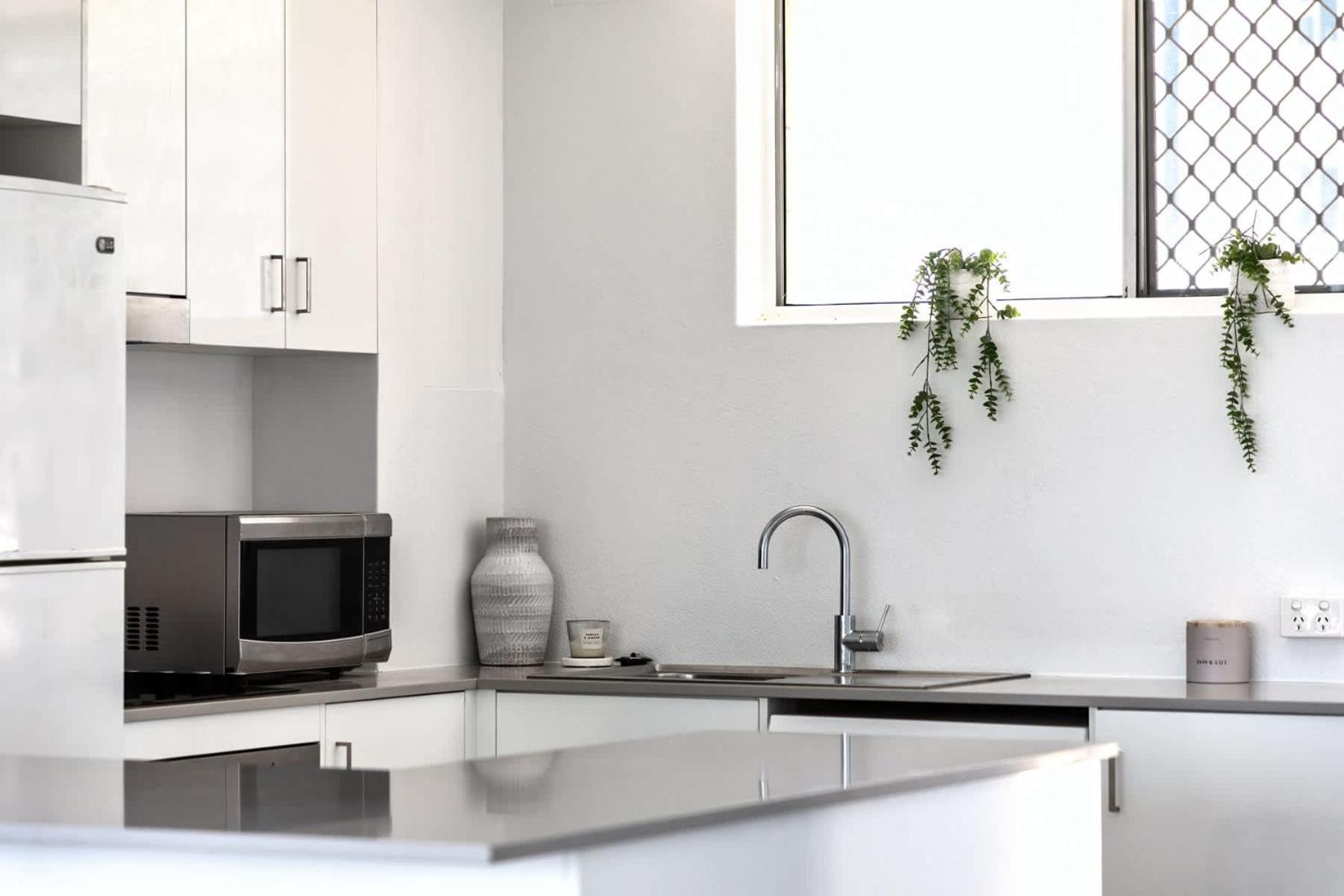 Surfers Paradise Beachfront Apartment Gold Coast