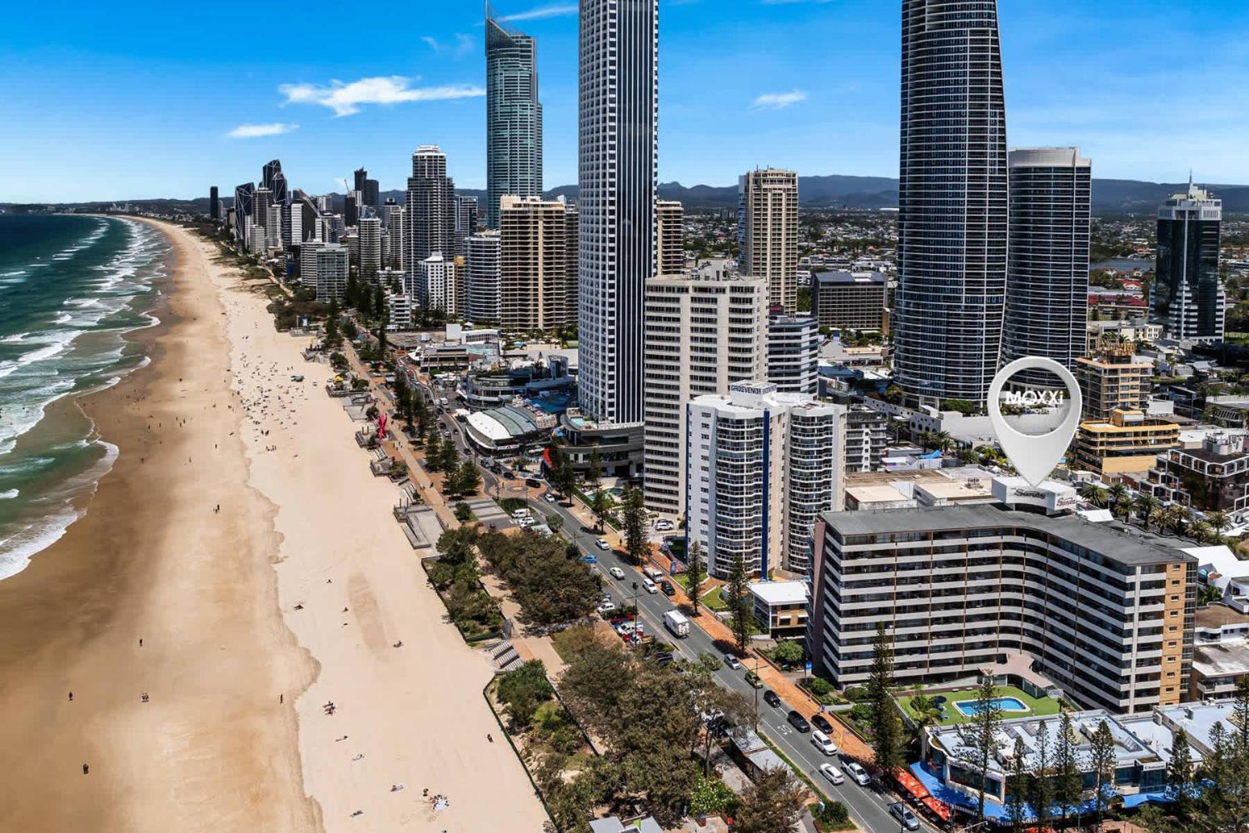 Surfers Paradise Beachfront * Gold Coast
