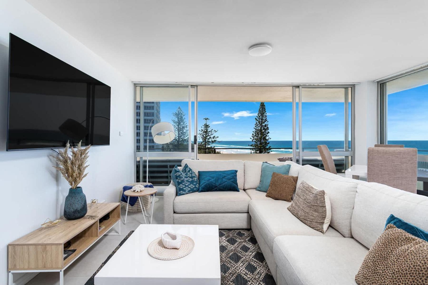 Surfers Paradise Beachfront * Gold Coast