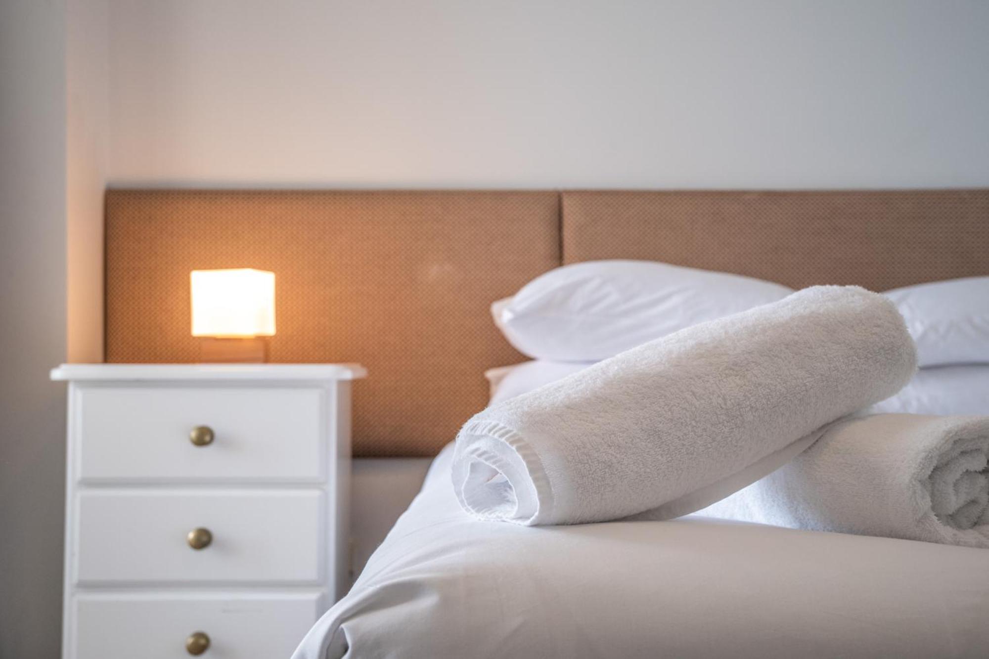 Moroccan Surfers Paradise Apartment *