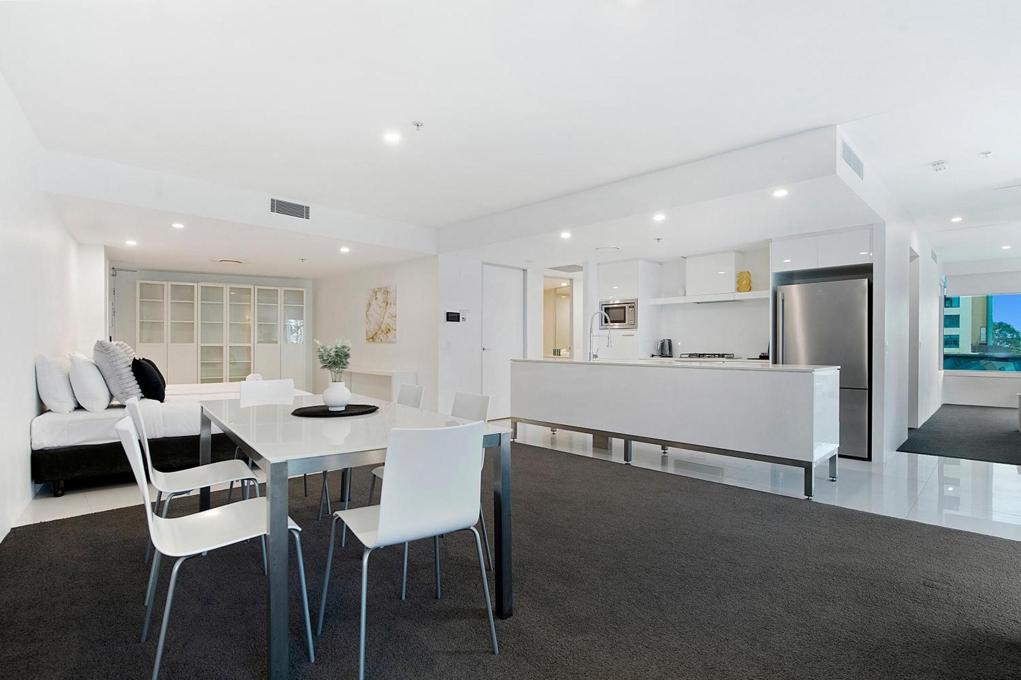 Q Tower At Surfers Paradise - From Level 3 - Private & Self Contained *