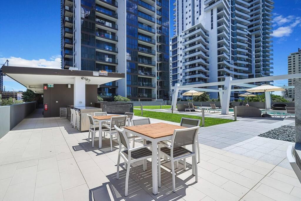 Coastal Dream Across From Casino At Avani Broadbeach Apartment *