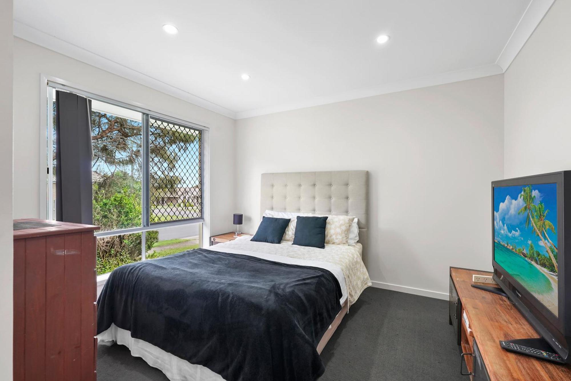 Comfy 5bdr 2bth Gold Coast