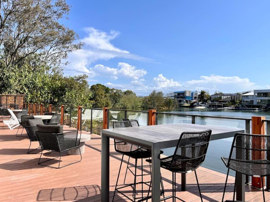 Stylish 1br In Surfers, Pool, Gym