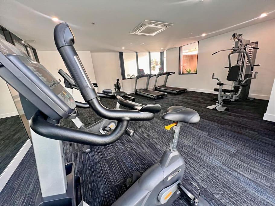 Stylish 1br In Surfers, Pool, Gym *