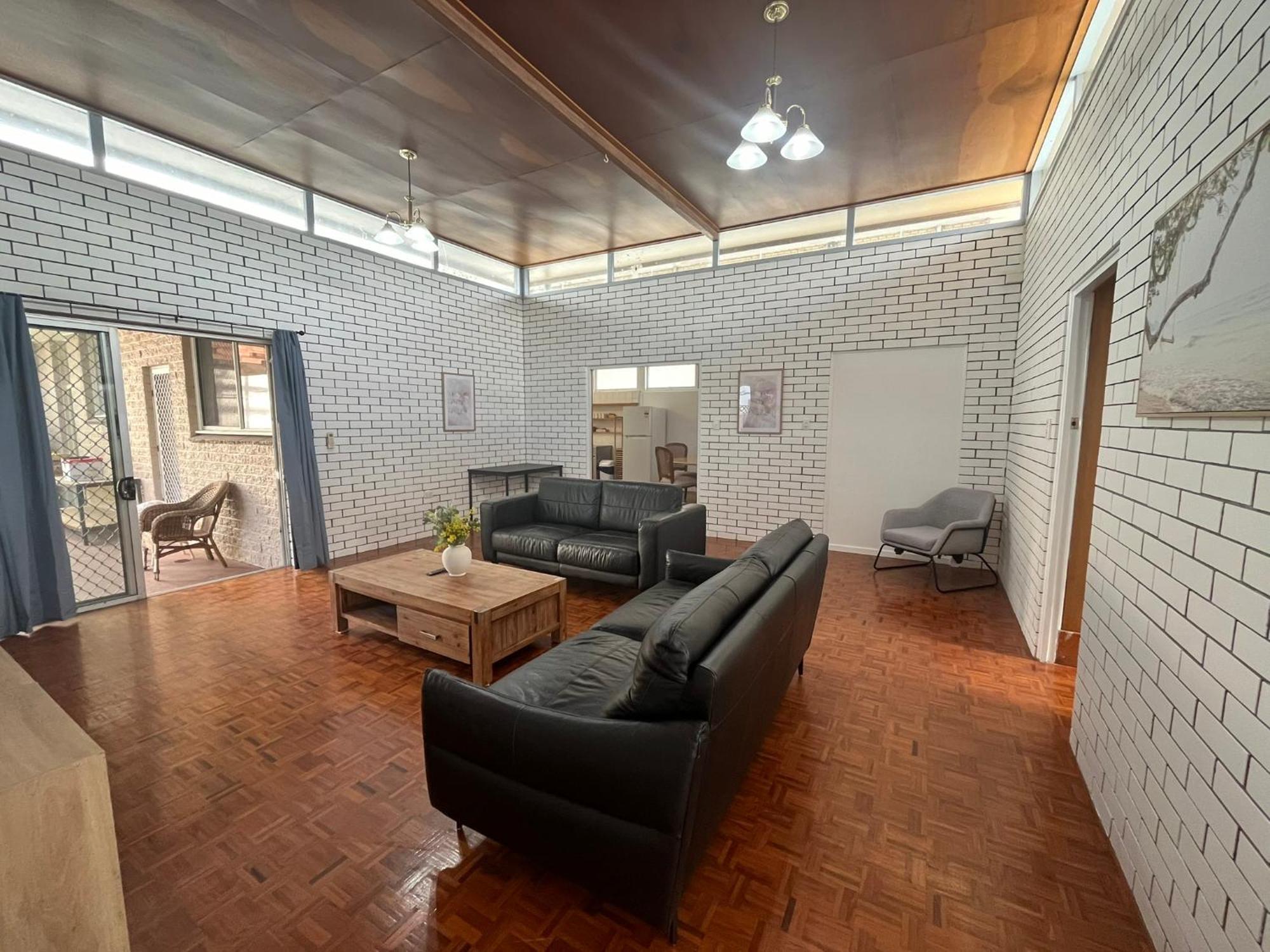 Browns Broadbeach Motel 3*
